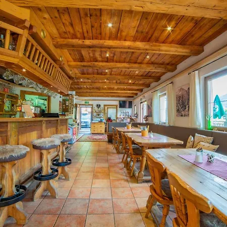 An Der Geierwand אתר קמפינג *